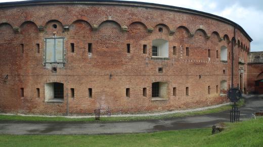 Kolem Olomouce se dochovaly pevnůstky z předsunutého věnce, který od poloviny 19. století chránil z dálky hradby pevnosti