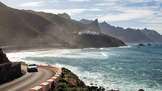Ostrov Tenerife nabízí vysoké hory i krásné pláže
