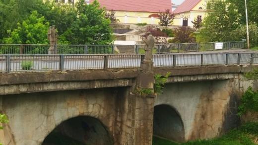 Historický most v Hejtmánkovicích na Broumovsku