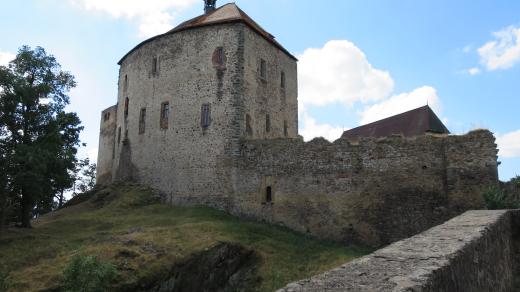 Hrad Točník býval sídlem krále Václava IV.