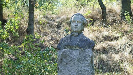 Čelakovského pomník na Zellerinově stráni ve Strakonicích