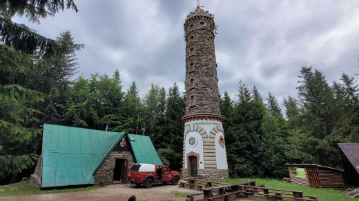 Rozhledna na Zlatém Chlumu byla postavena před 125 lety