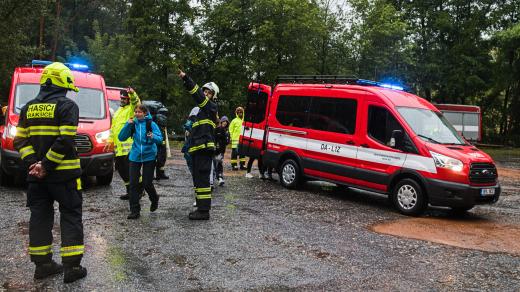 V Jihomoravském kraji v Biskoupkách v okrese Brno-venkov evakuovali hasiči z chatové oblasti celkem 125 lidí