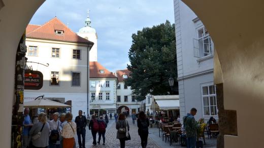 Průchod vedoucí do Týnského dvora, dvoru se také říká Ungelt