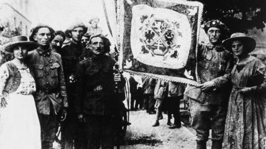 Českoslovenští legionáři ve Francii při přehlídce v Paříži