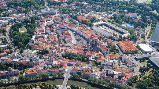 Procházkový okruh Historické město vás provede centrem královského věnného města Hradec Králové od gotiky po baroko a dalšími architektonickými slohy