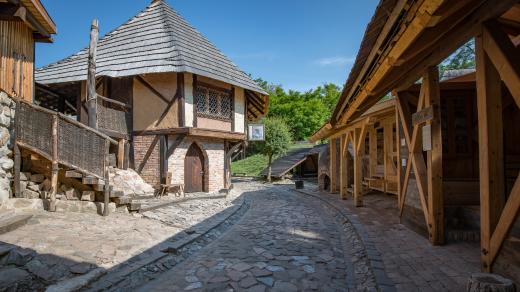 Centrum řemesel Botanicus najdete v obci Ostrá u Lysé nad Labem