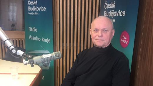 Literární teoretik a historik Vladimír Papoušek