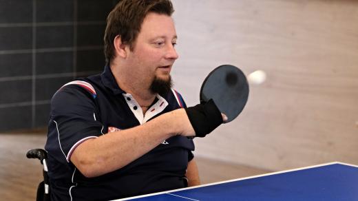 Z paralympiád má liberecký stolní tenista Jiří Suchánek dvě bronzové medaile, teď se chystá na listopadové mistrovství světa