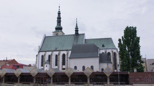 Kostel je dnes kombinací baroka a gotiky