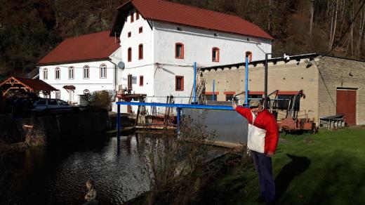 Elektroskanzen Čechův mlýn vybudoval Petr Čech. Elektřinu zde před sto lety využíval už jeho dědeček Václav Čech