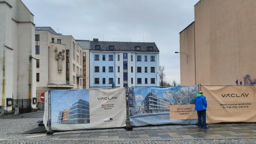 Na Kostelním náměstí se brzy začne stavět nový polyfunkční dům