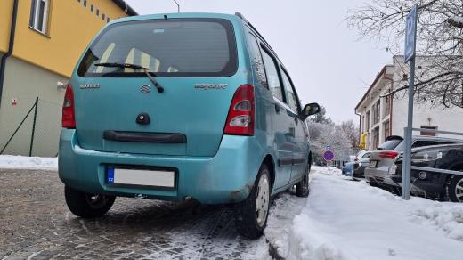 Špatně odstavená auta jsou problém hlavně v zimě