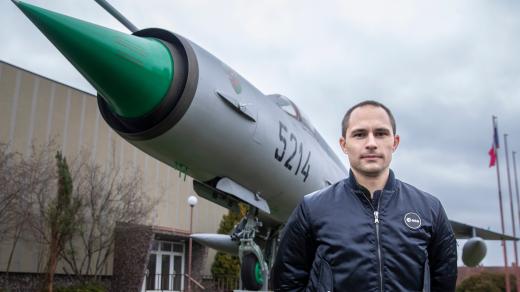 Člen záložního týmu astronautů Evropské kosmické agentury Aleš Svoboda během tiskové konference na 21. základně taktického letectva Čáslav.