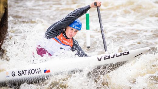 Gabriela Satková v úvodním závodu Českého poháru ve vodním slalomu v roce 2024