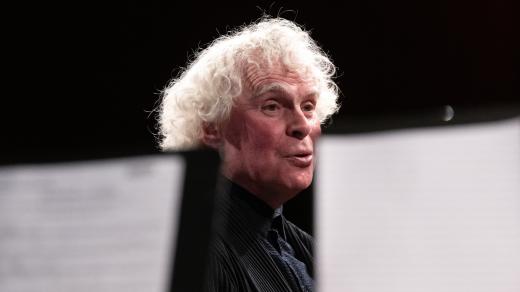 Britský dirigent Simon Rattle